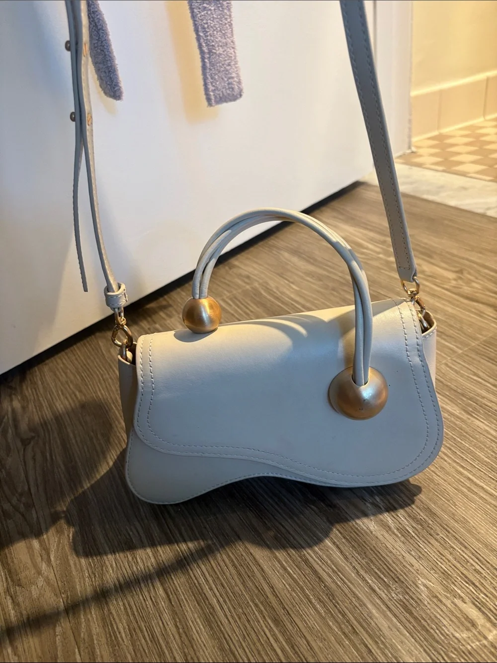 Women’s Cream Top-Handle Crossbody Bag with Gold Accents Cult Gaia - Picture 1 of 4